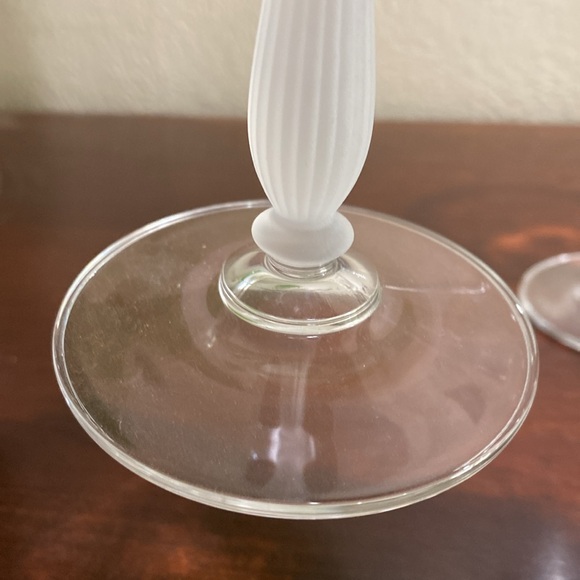 Set of 4, Mikasa, Crystal Wine Glasses with Frosted Stems - Picture 4 of 7